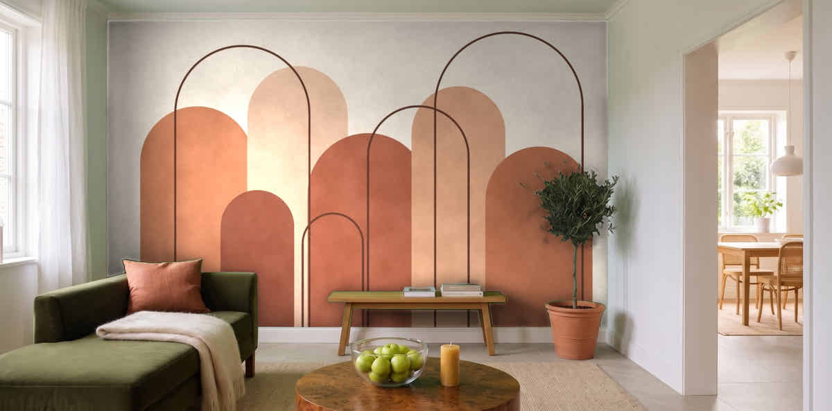 Papier peint Arches – Terracotta dans un salon lumineux