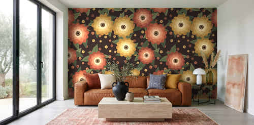 Papier peint Fleurs de nuit – Terracotta dans un salon avec baie vitrée