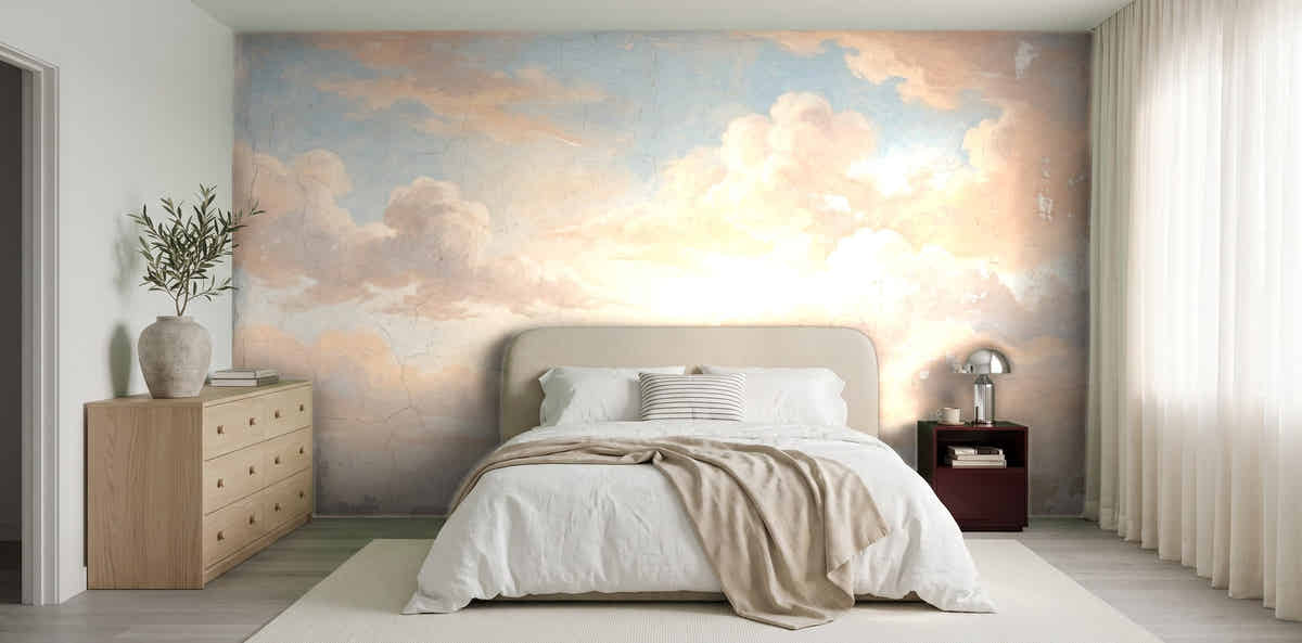 Papier peint Fresque de nuages – Ciel ancien dans une chambre japandi