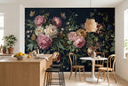 Papier peint Nocturne baroque – Bleu nuit dans une cuisine ouverte