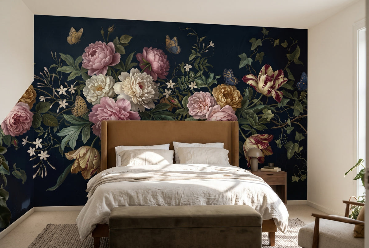 Papier peint Nocturne baroque – Bleu nuit dans une chambre parentale