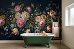 Papier peint Nocturne baroque – Bleu nuit dans une salle de bain
