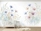Papier peint Prairie aquarelle – Bleu tendre en situation (chambre de bébé)